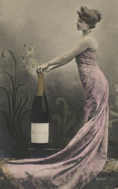 Fille avec une bouteille de champagne - French Photographer